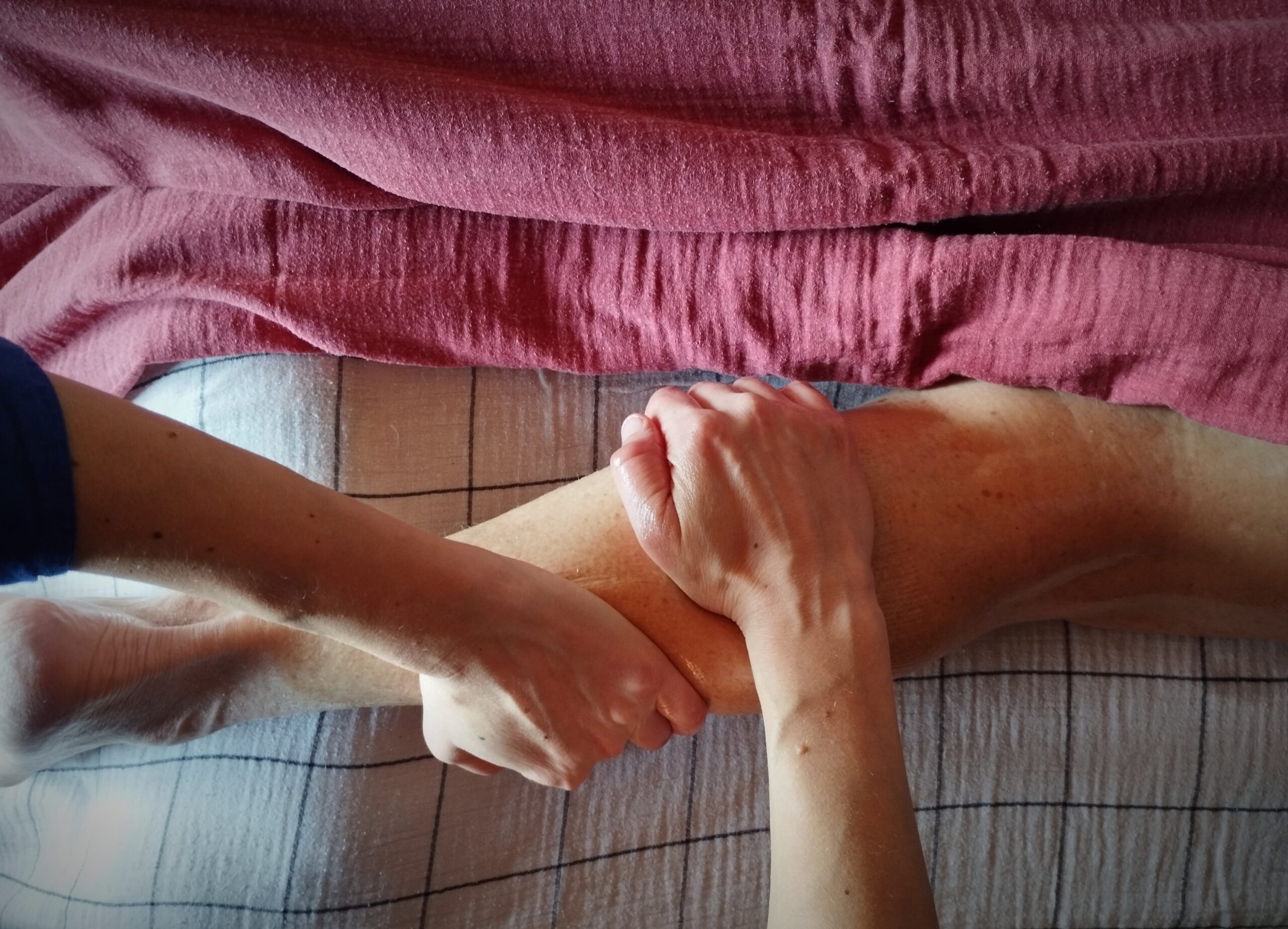 Massage d'un mollet